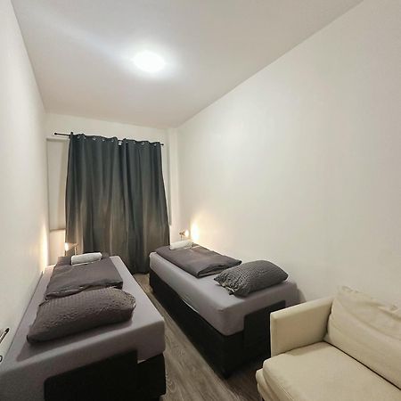 2Schlafenzimmer 5Betten Montuerwhonung Appartement Düsseldorf Buitenkant foto
