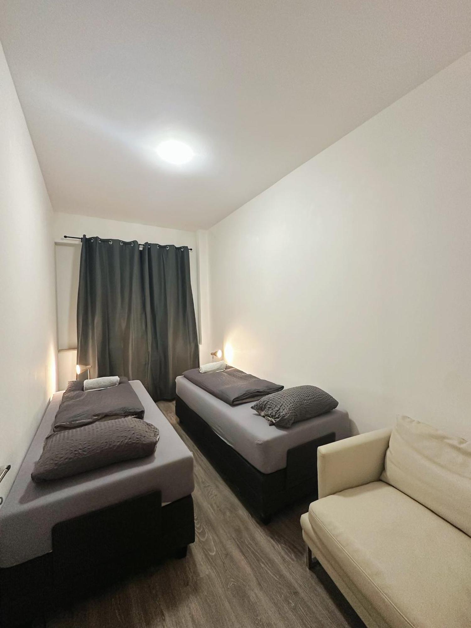 2Schlafenzimmer 5Betten Montuerwhonung Appartement Düsseldorf Buitenkant foto
