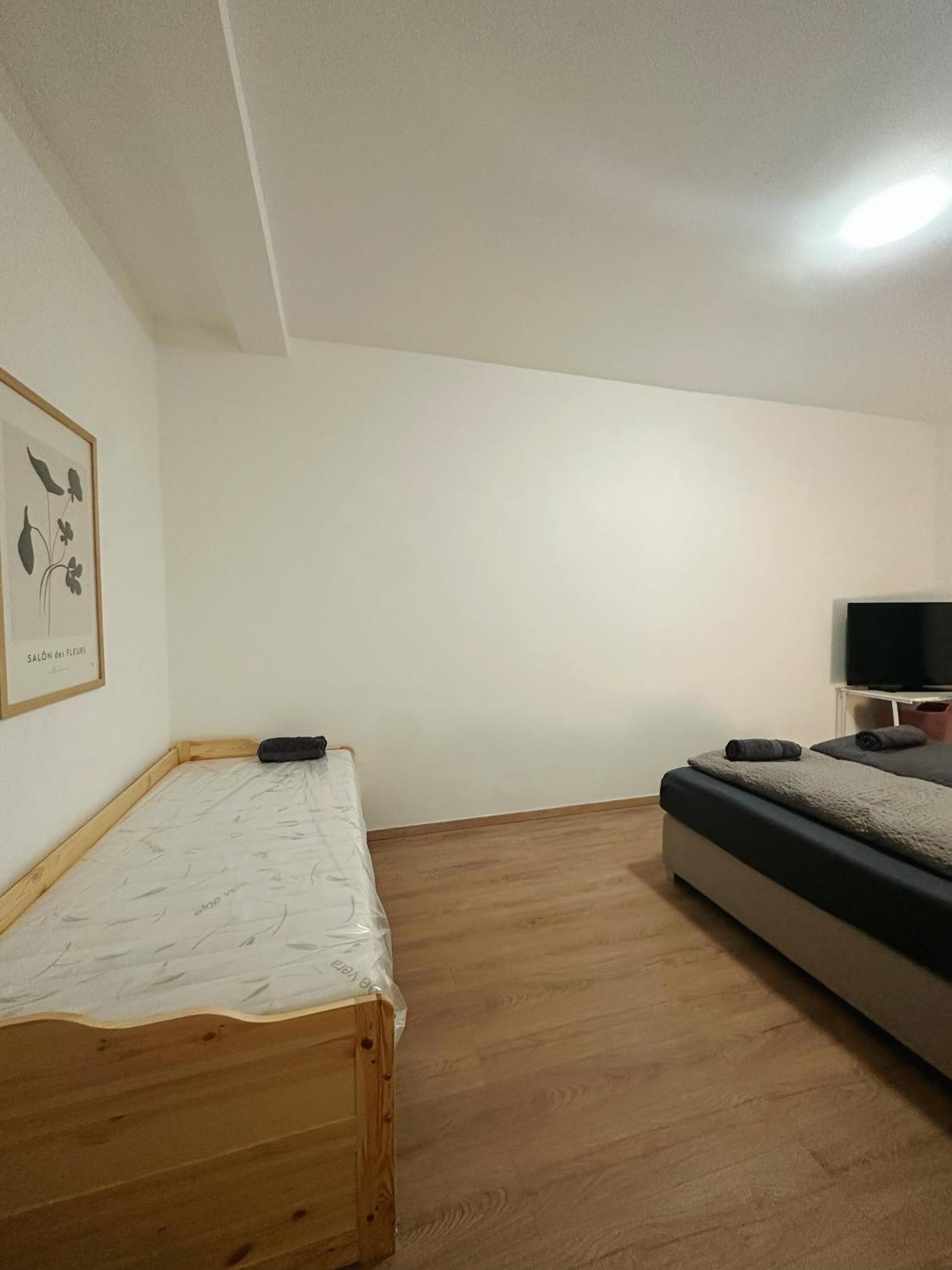 2Schlafenzimmer 5Betten Montuerwhonung Appartement Düsseldorf Buitenkant foto