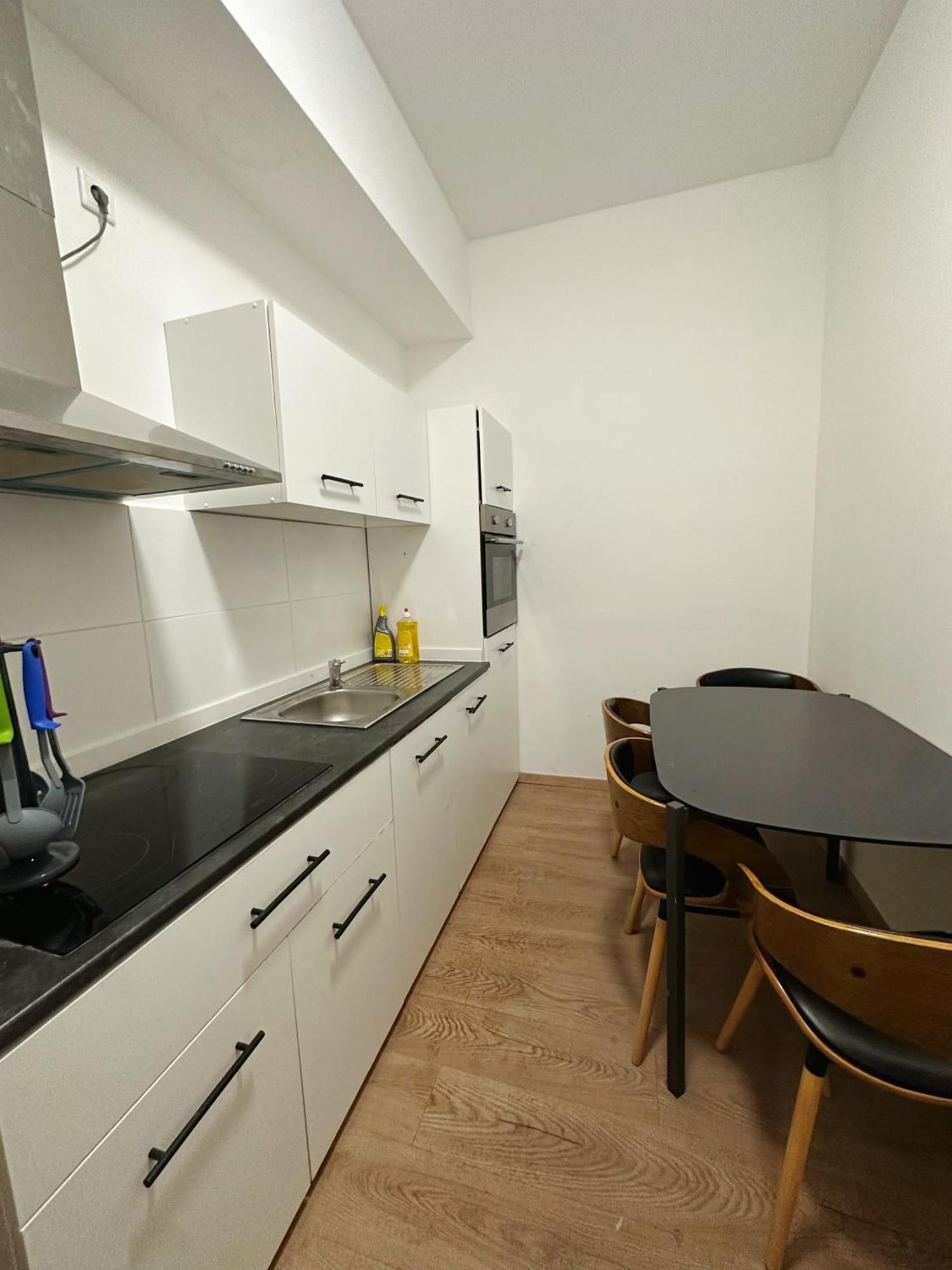 2Schlafenzimmer 5Betten Montuerwhonung Appartement Düsseldorf Buitenkant foto